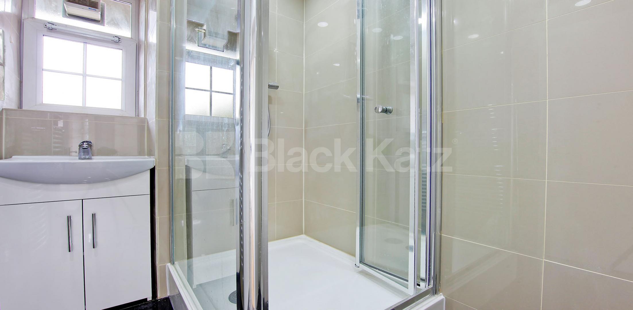 			NEW INSTRUCTION, 4 Bedroom, 1 bath, 1 reception Apartment			 Lambeth Walk, Lambeth North